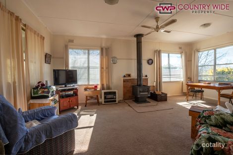 Property photo of 11 Macquarie Street Glen Innes NSW 2370