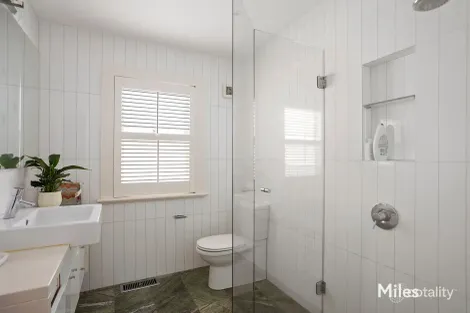 Property photo of 8 Rosedale Grove Ivanhoe VIC 3079