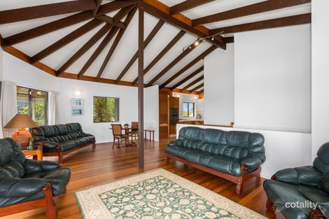 Property photo of 11 Yvonne Crescent Bilambil Heights NSW 2486