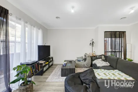 Property photo of 9/13 Silverdale Drive Darley VIC 3340