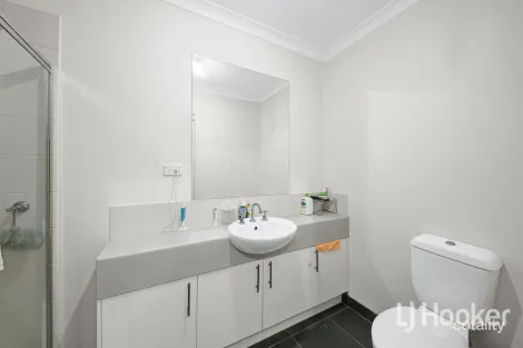 Property photo of 9/13 Silverdale Drive Darley VIC 3340