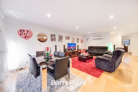 Property photo of 63 Lakeside Boulevard Pakenham VIC 3810