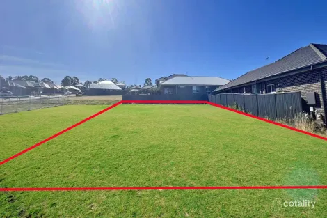 Property photo of 148A Hampshire Boulevard Spring Farm NSW 2570