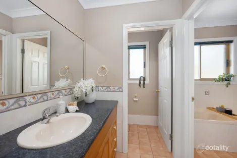 Property photo of 5 Avisford Court Mudgee NSW 2850