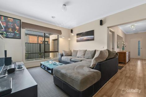 Property photo of 21 Tawleed Grove Clyde North VIC 3978