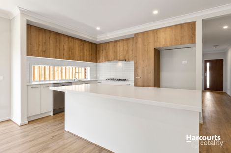 16 Companion St, Mount Duneed, VIC 3217