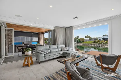 Property photo of 30 Central Drive Victor Harbor SA 5211