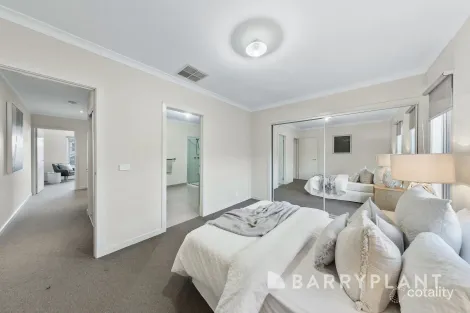 Property photo of 8/69-77 Lancefield Drive Caroline Springs VIC 3023