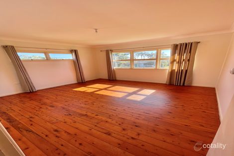 Property photo of 26 Heydon Avenue Labrador QLD 4215