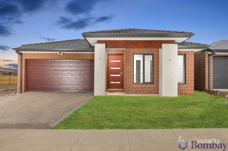 Property photo of 12 Turmeric Avenue Mickleham VIC 3064