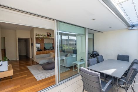 Property photo of 13/8-12 Macquarie Street Teneriffe QLD 4005