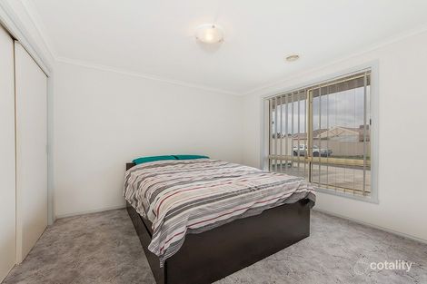 Property photo of 2 Santolin Drive Hillside VIC 3037
