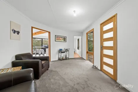 Property photo of 71 Tamboritha Terrace Coongulla VIC 3860