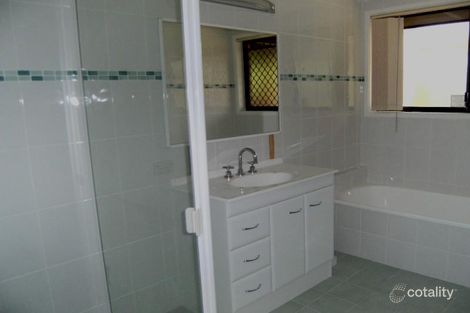 Property photo of 190 Discovery Drive Helensvale QLD 4212