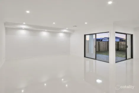 Property photo of 18 Ivory Crescent Pallara QLD 4110