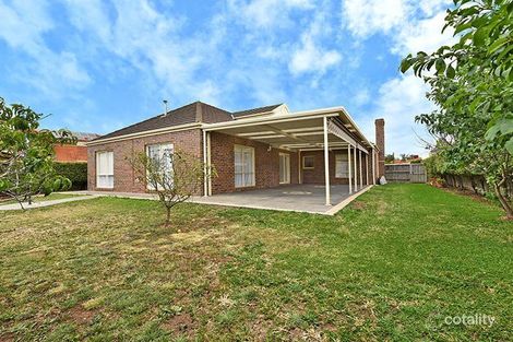 Property photo of 10 Warrego Place Taylors Lakes VIC 3038
