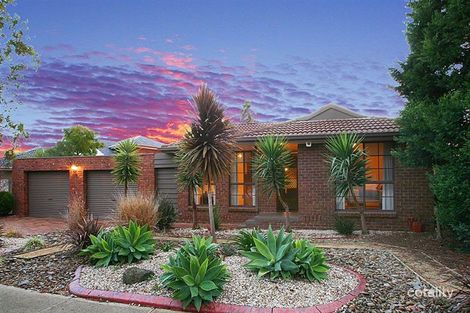 Property photo of 39 Hinkler Drive Mill Park VIC 3082