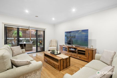 Property photo of 12/122 Kennington Park Drive Endeavour Hills VIC 3802