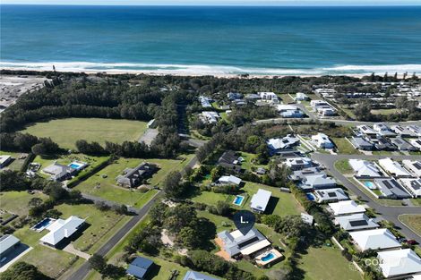 3 Edgewater Dr, Diamond Beach, NSW 2430