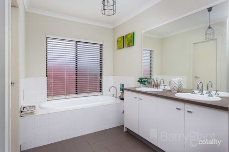 Property photo of 6 Heysen Mews Point Cook VIC 3030