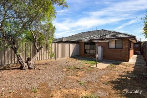 Property photo of 2/8 Sheringham Drive Werribee VIC 3030