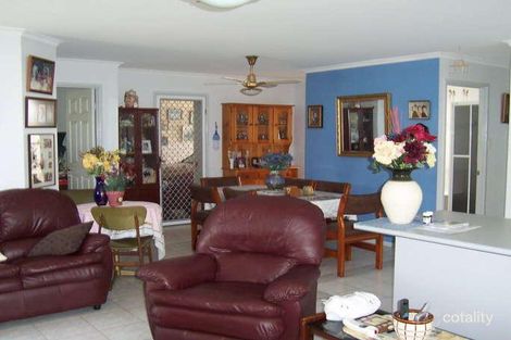 Property photo of 2/1 Jefferies Place Sandstone Point QLD 4511