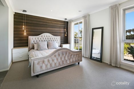 Property photo of 5 Fortuna Crescent Cranbourne West VIC 3977