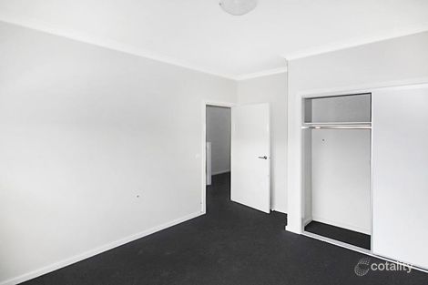 Property photo of 22/24 Healesville Loop Craigieburn VIC 3064