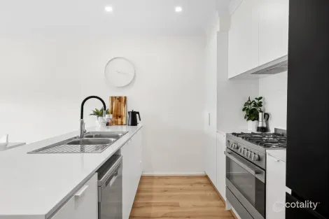 Property photo of 8 Grevillea Drive Mount Duneed VIC 3217