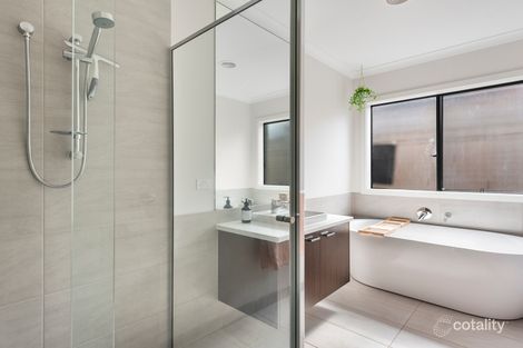 Property photo of 10 Alexandro Grove Hastings VIC 3915