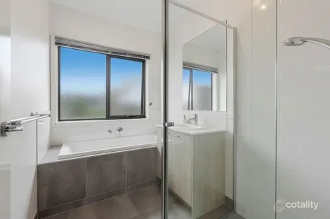Property photo of 4 Haymic Place Tyabb VIC 3913