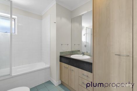 Property photo of 17/38 Vincent Street Indooroopilly QLD 4068