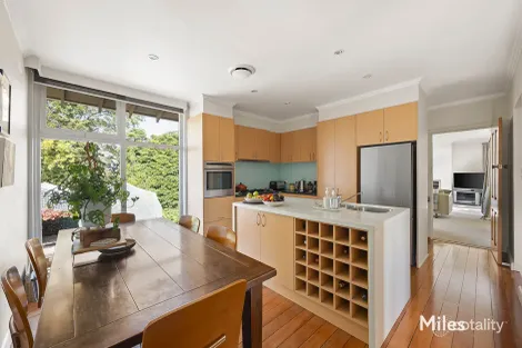 Property photo of 27 Charteris Drive Ivanhoe East VIC 3079