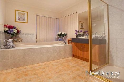 Property photo of 3 The Quays Narre Warren South VIC 3805