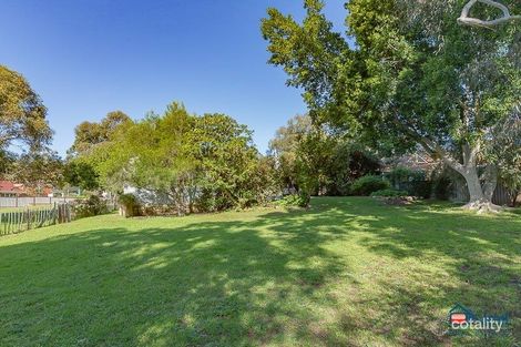 17 Gemsarna Cres, Kelmscott, WA 6111