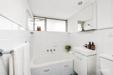 Property photo of 3/30 Moore Road Freshwater NSW 2096