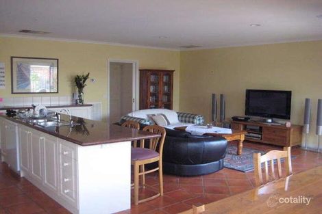 Property photo of 27 Fairholme Boulevard Berwick VIC 3806