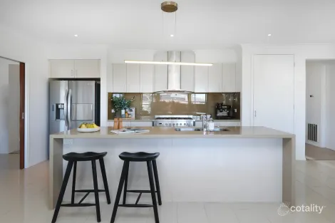 Property photo of 10 Buttercup Drive Greenvale VIC 3059