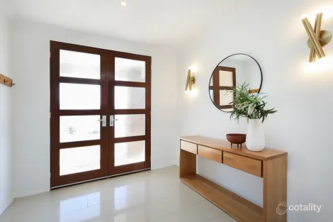Property photo of 10 Buttercup Drive Greenvale VIC 3059