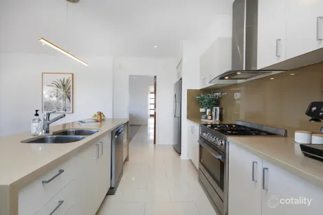 Property photo of 10 Buttercup Drive Greenvale VIC 3059
