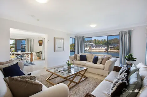 Property photo of 16 Wallaby Place Bundall QLD 4217