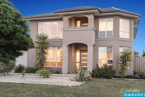 Property photo of 13 Braeside Walk Caroline Springs VIC 3023