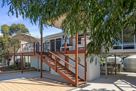 102 Island View Dr, Clayton Bay, SA 5256