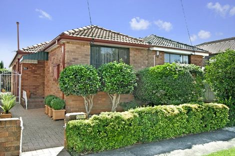 33 Robinson St, Eastlakes, NSW 2018