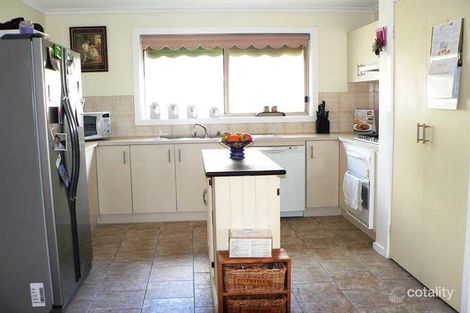 Property photo of 36 Ewing Drive Romsey VIC 3434