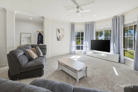 Property photo of 1 Larissa Close Romsey VIC 3434