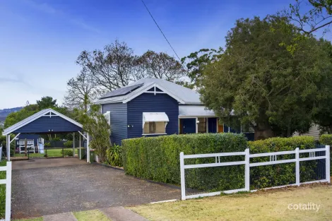 37 Cumming St, North Toowoomba, QLD 4350