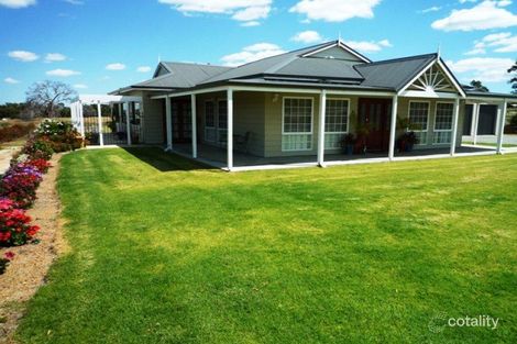 11 Cairn Cres, Gingin, WA 6503