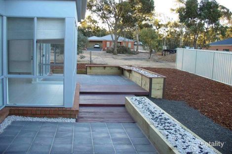 Property photo of 15 Arthurs Crescent Strathfieldsaye VIC 3551