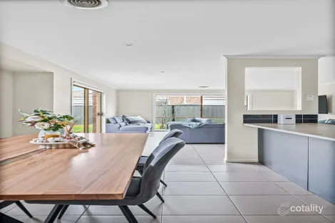 Property photo of 11 Vesper Avenue Tarneit VIC 3029